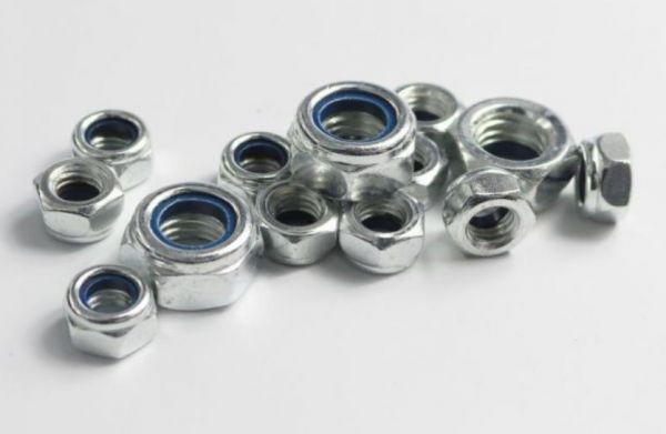 拒絕滑轉(zhuǎn)的堅(jiān)守：方頭螺栓的獨(dú)特設(shè)計(jì)，承載千斤之力